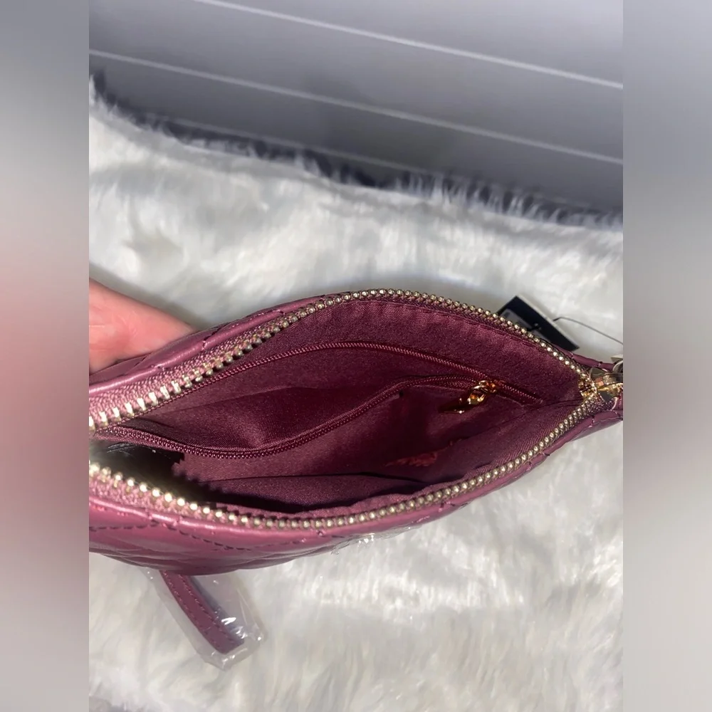 BADGLEY MISCHKA | Diamond Quilted Pattern Vegan Leather Wristlet | Burgundy